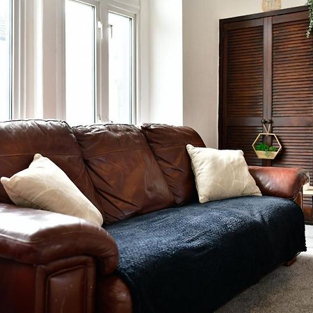 Spacious 2 Bedroom Apartment In The Heart Mumbles Εξωτερικό φωτογραφία