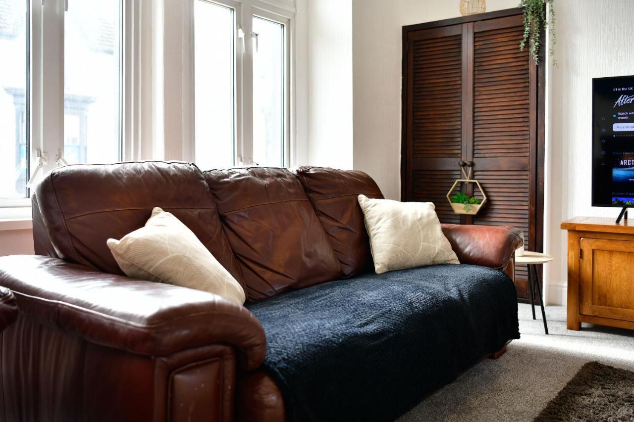 Spacious 2 Bedroom Apartment In The Heart Mumbles Εξωτερικό φωτογραφία